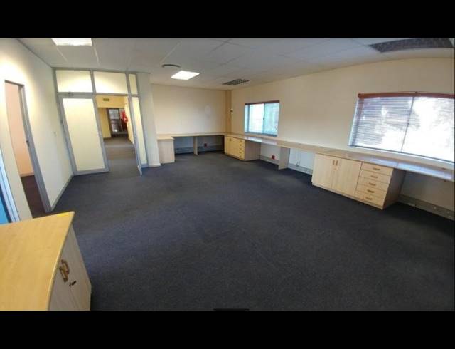 1,876M² OFFICE TO LET IN TYGER VALLEY